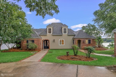 Lake Home For Sale in Many, Louisiana