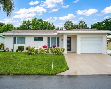 Lake Home For Sale in Tamarac, Florida