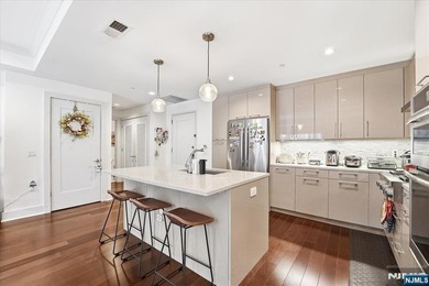 Welcome to Henley on Hudson, 150 Henley Place, Residence 210 - photo 5