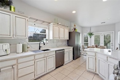 Welcome to this beautifully maintained 4-bedroom, 2.5-bath home - photo 8