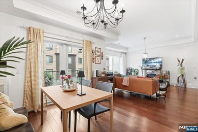 Welcome to Henley on Hudson, 150 Henley Place, Residence 210 - photo 9