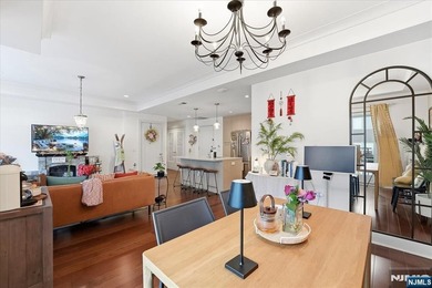 Welcome to Henley on Hudson, 150 Henley Place, Residence 210 - photo 10