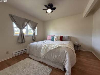Beautiful duplex opportunity offering flexibility for both - photo 21
