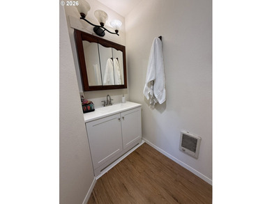 Beautiful duplex opportunity offering flexibility for both - photo 23