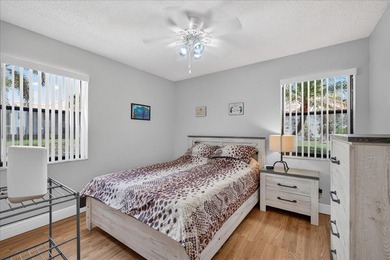 Beautifully updated 2BR/2BA first-floor condo in the 55+ - photo 24