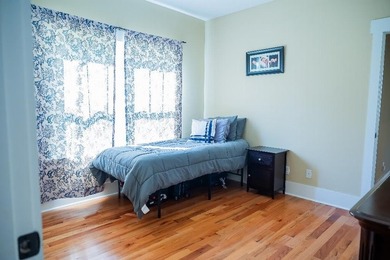 Beautiful custom-built 5BR/4BA home on a private 0.60-acre lot - photo 25