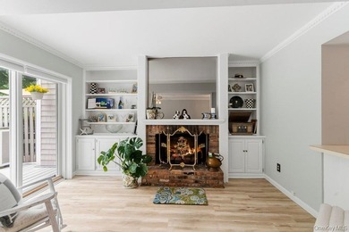 Welcome to this stunning three bedroom, 2.5 bathroom townhome - photo 7