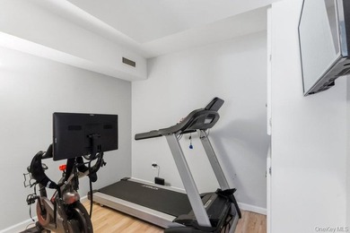Welcome to this stunning three bedroom, 2.5 bathroom townhome - photo 8