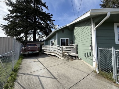 Beautiful duplex opportunity offering flexibility for both - photo 28