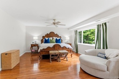 Welcome to this stunning three bedroom, 2.5 bathroom townhome - photo 9