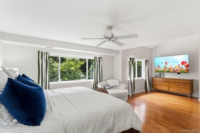 Welcome to this stunning three bedroom, 2.5 bathroom townhome - photo 10