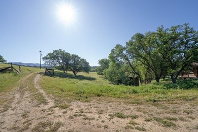 Welcome to a rare opportunity to own a beautiful ranch in the - photo 34