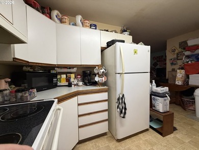 Beautiful duplex opportunity offering flexibility for both - photo 34