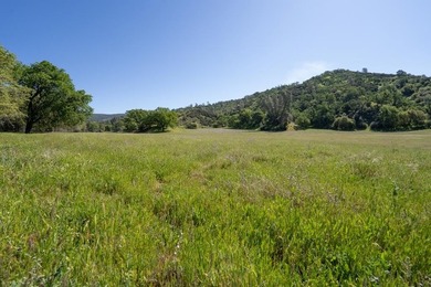 Welcome to a rare opportunity to own a beautiful ranch in the - photo 46