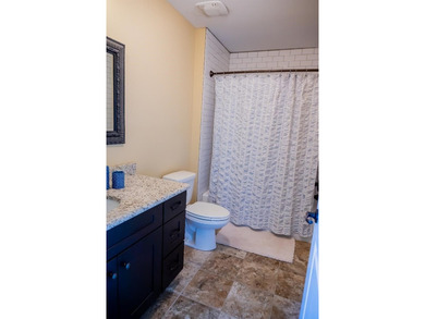 Beautiful custom-built 5BR/4BA home on a private 0.60-acre lot - photo 46
