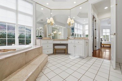 Ultimate lakeside living in the estate section of Woodside, a - photo 11