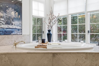 Ultimate lakeside living in the estate section of Woodside, a - photo 12