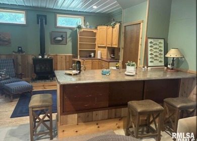 ILLINOIS RIVER VALLEY DUCK CLUBFEATURES COZY, RUSTIC CLUBHOUSE - photo 12