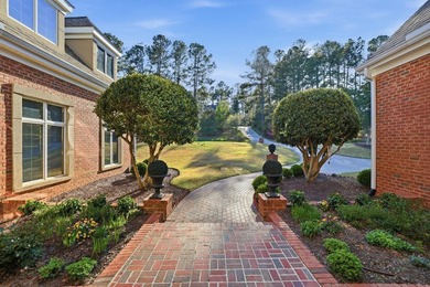 Ultimate lakeside living in the estate section of Woodside, a - photo 16