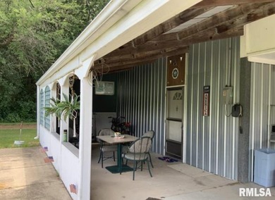 ILLINOIS RIVER VALLEY DUCK CLUBFEATURES COZY, RUSTIC CLUBHOUSE - photo 16