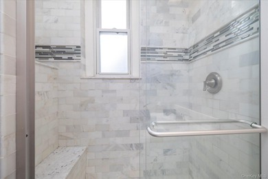 Welcome to Garden City! This beautifully maintained one bedroom