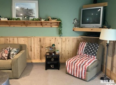 ILLINOIS RIVER VALLEY DUCK CLUBFEATURES COZY, RUSTIC CLUBHOUSE - photo 21