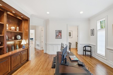 Ultimate lakeside living in the estate section of Woodside, a - photo 24