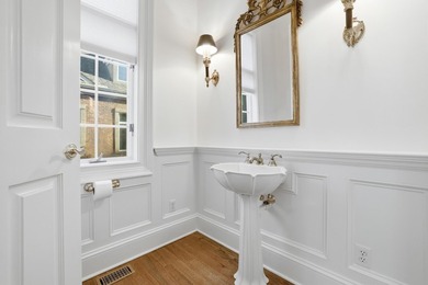 Ultimate lakeside living in the estate section of Woodside, a - photo 25