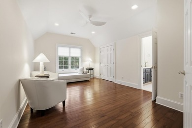 Ultimate lakeside living in the estate section of Woodside, a - photo 28