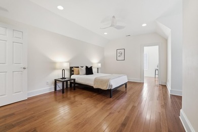 Ultimate lakeside living in the estate section of Woodside, a - photo 37