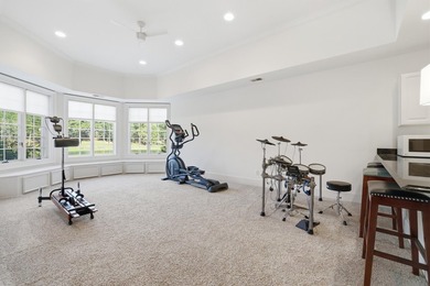 Ultimate lakeside living in the estate section of Woodside, a - photo 44
