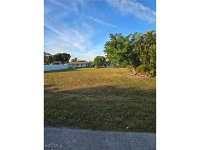 Cape Coral Lakes Area Lot For Sale in Cape Coral Florida