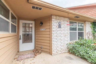 Charming and conveniently located, this well-maintained - photo 3