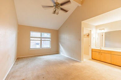 Charming and conveniently located, this well-maintained - photo 8