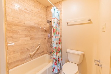 Charming and conveniently located, this well-maintained - photo 10