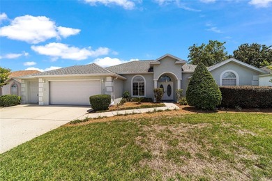 RESORT-STYLE LIVING WITH STUNNING GOLF COURSE VIEWS IN OCALA - photo 2