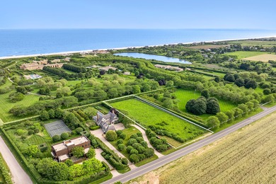 A once-in-a-lifetime offering in the heart of Sagaponack Village - photo 4