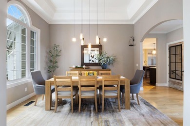 Luxury Living Meets Exceptional Entertaining! Blending timeless - photo 15