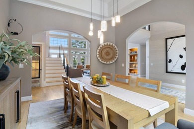 Luxury Living Meets Exceptional Entertaining! Blending timeless - photo 17