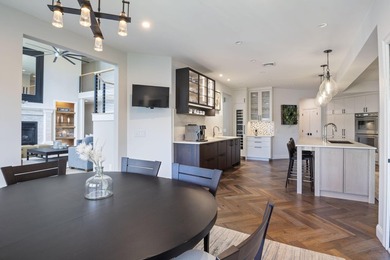 Luxury Living Meets Exceptional Entertaining! Blending timeless - photo 29