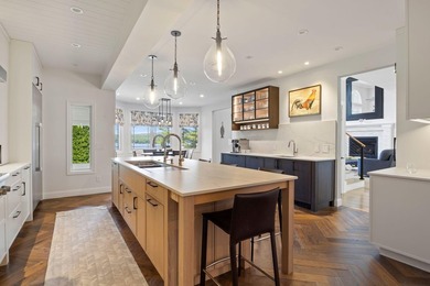 Luxury Living Meets Exceptional Entertaining! Blending timeless - photo 35