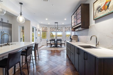 Luxury Living Meets Exceptional Entertaining! Blending timeless - photo 36