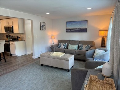 Located in the heart of Narragansett Pier. Beautifully renovated - photo 18