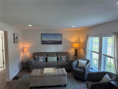 Located in the heart of Narragansett Pier. Beautifully renovated - photo 19