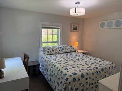 Located in the heart of Narragansett Pier. Beautifully renovated - photo 23