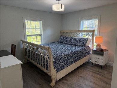 Located in the heart of Narragansett Pier. Beautifully renovated - photo 24