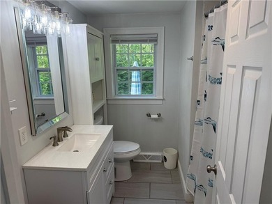 Located in the heart of Narragansett Pier. Beautifully renovated - photo 25