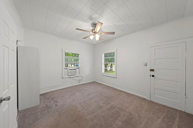 Charming cottage-style home on an oversized corner lot with - photo 7