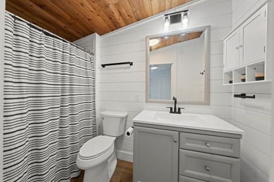 Charming cottage-style home on an oversized corner lot with - photo 8