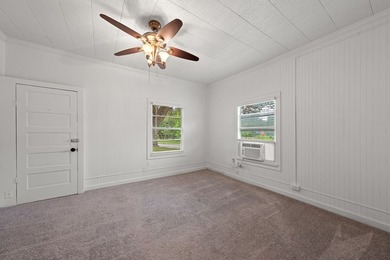 Charming cottage-style home on an oversized corner lot with - photo 10